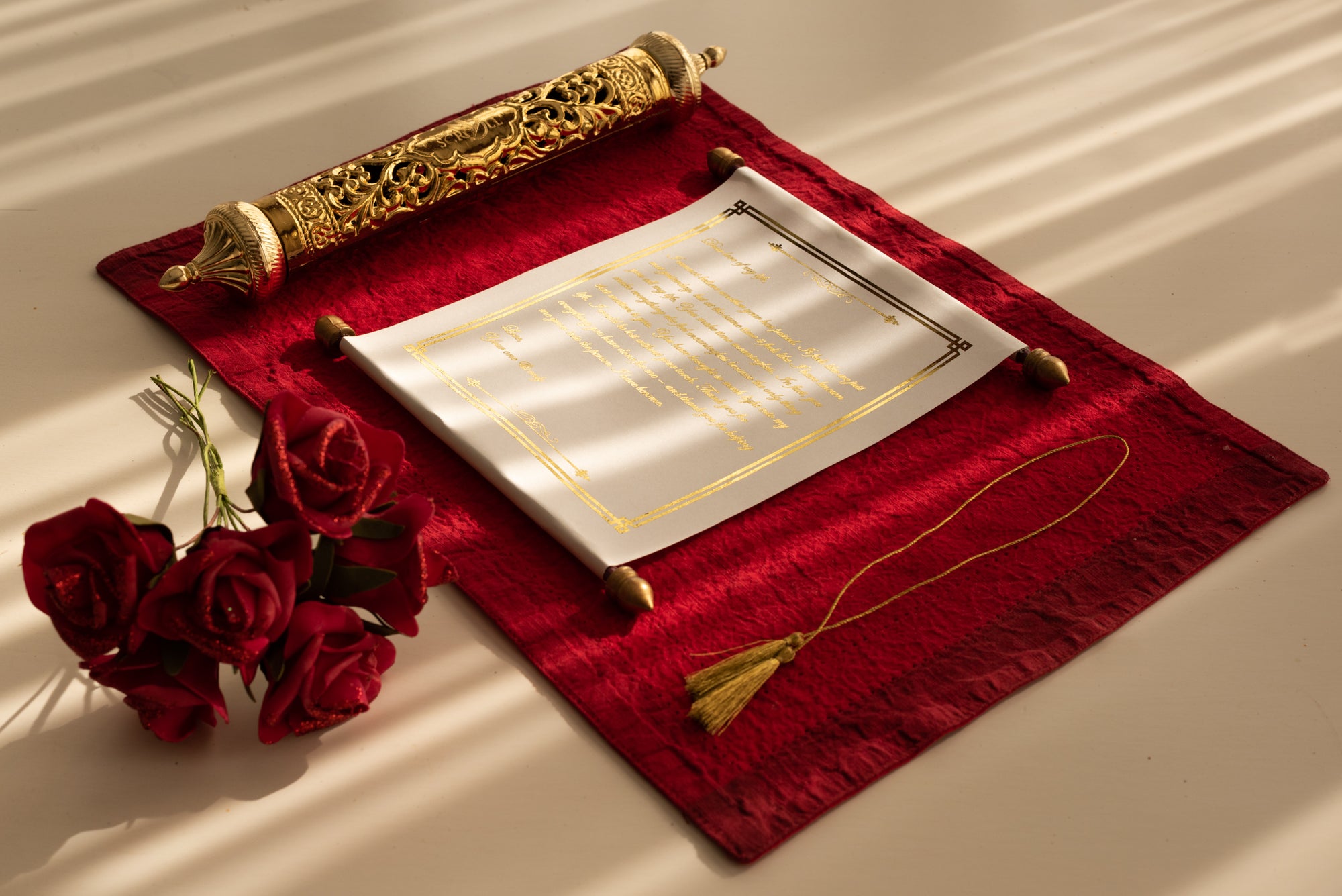 Champagne Scroll with Gold Case